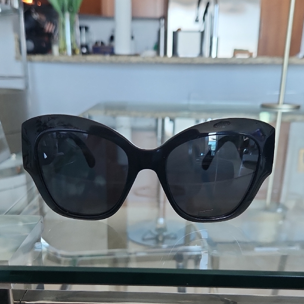 Gucci GG0808S 001 Black Sunglasses, 53-20-145,  Pre-loved